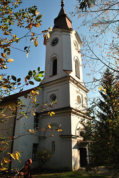 File:Radvaň - veža evanjelického kostola.JPG