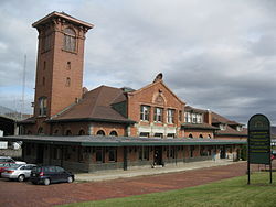 Железопътен терминал Исторически район Binghamton NY Oct 09.jpg