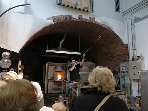 Glassblower in Tyrol (Vorführung bei einer Betriebsbesichtigung in Rattenberg)