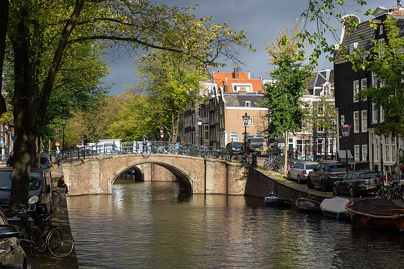 File:Reguliersgracht, Amsterdam.jpg