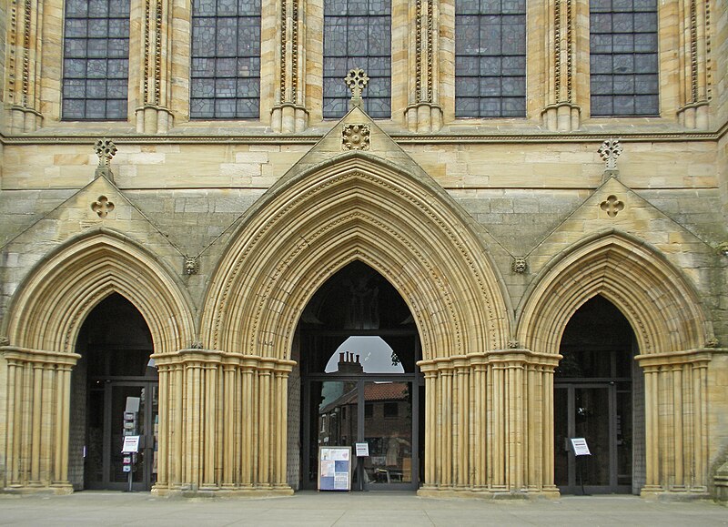 File:Ripon Cathedral (42723895422).jpg