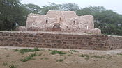 Ruins of Chota Batteshawla tomb in Delhi.jpg