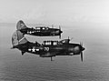 Dwa samoloty Curtiss SB2C w locie, 1943