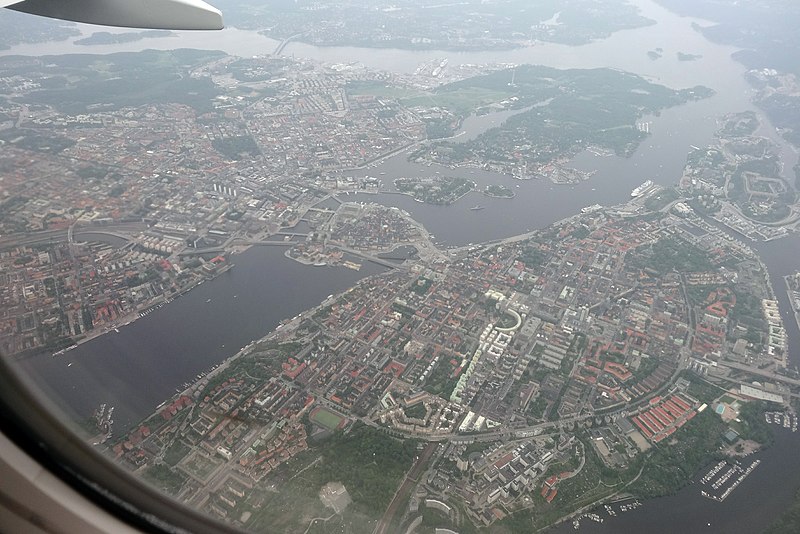 File:STOCKHOLM FLIGHT ATH-ARN LN-RGA 737 SAS (8998640279).jpg