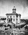 地方裁判所の最初の庁舎。1872年。