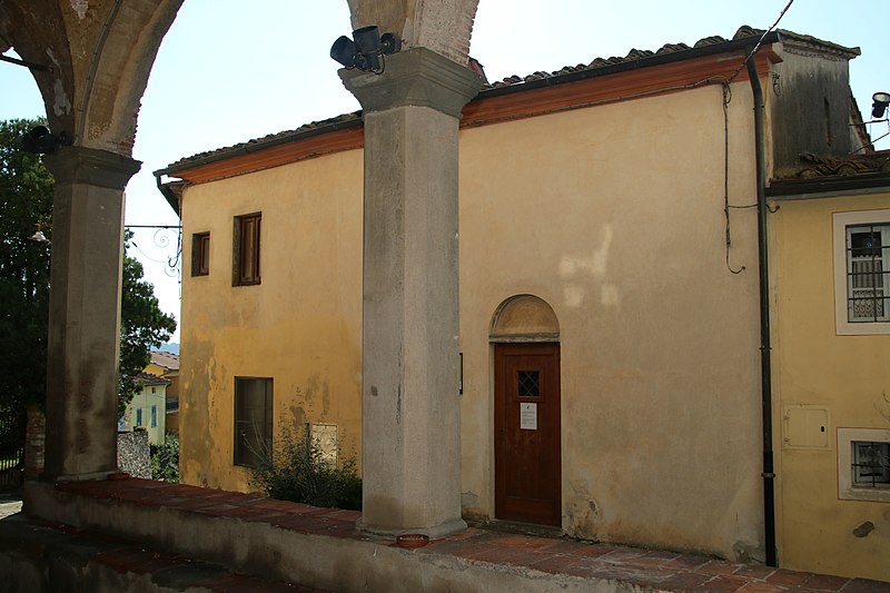 File:Serravalle Pistoiese, Oratorio dei Santi Rocco e Sebastiano, esterno 03.jpg