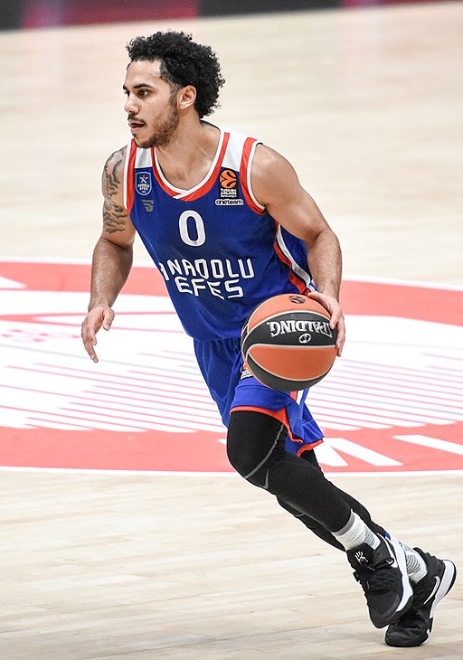 Shane Larkin Anadolu Efes (cropped)