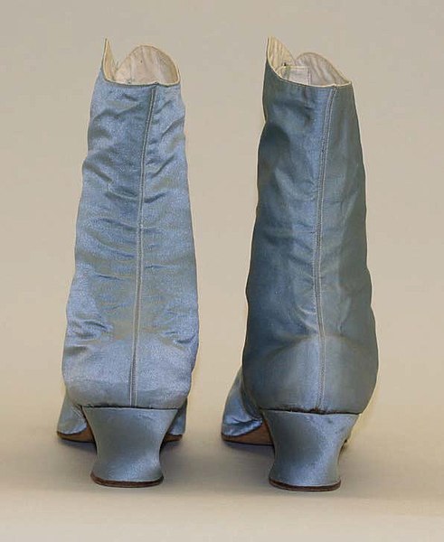 File:Shoes MET CI38.23.162ab B.jpg