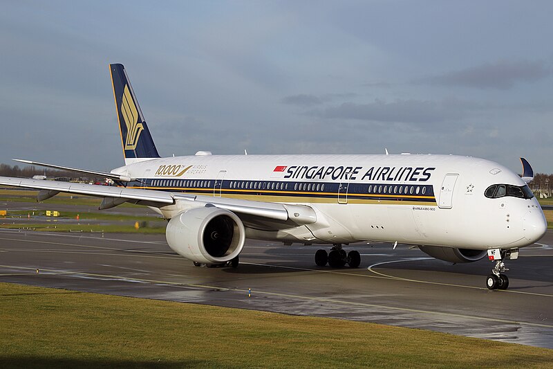 File:Singapore Airlines A350-941 (9V-SMF) taxiing at Amsterdam Airport Schiphol (3).jpg