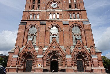 Skien kirke church Grenlandskatedralen Neo-Gothic nygotisk 1894 68 m twin towers Norway 2019-09-01DSC05724.jpg