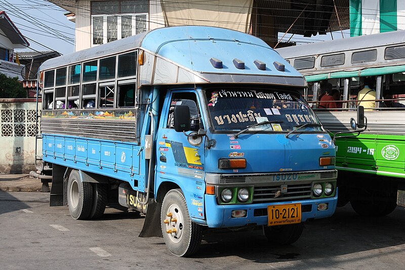 File:Songthaew in Ayutthaya 01.jpg