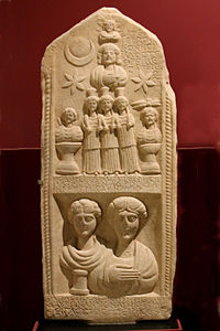 Stele de Glykon-Musee lapidaire Avignon.jpg