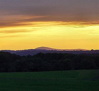 <span class="mw-page-title-main">Sugarloaf Mountain (Maryland)</span> Mountain and park about 10 miles (16 km) south of Frederick, Maryland, USA