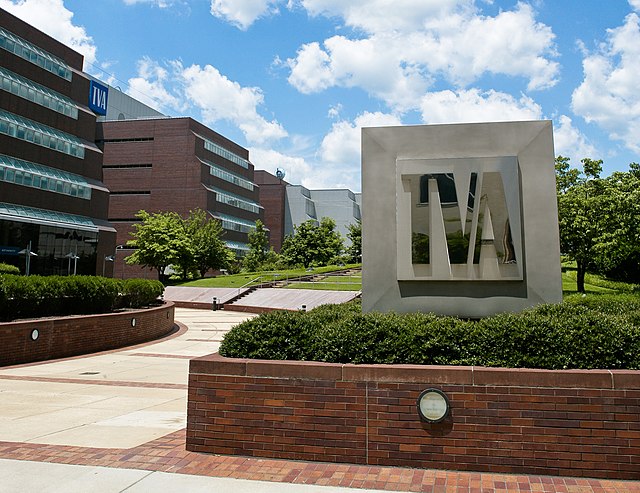 Image: TVA offices in Chattanooga, Tennessee (4403311112)