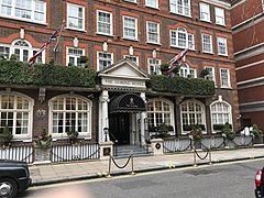 The Goring Hotel (40596987445) .jpg