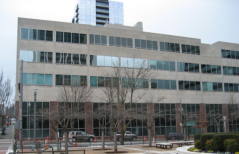 File:The Oregonian building.JPG