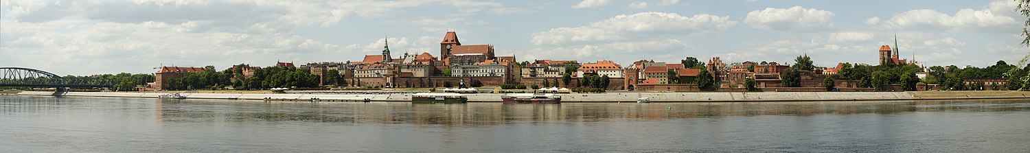 Panorama Toruń 2 1000px.jpg