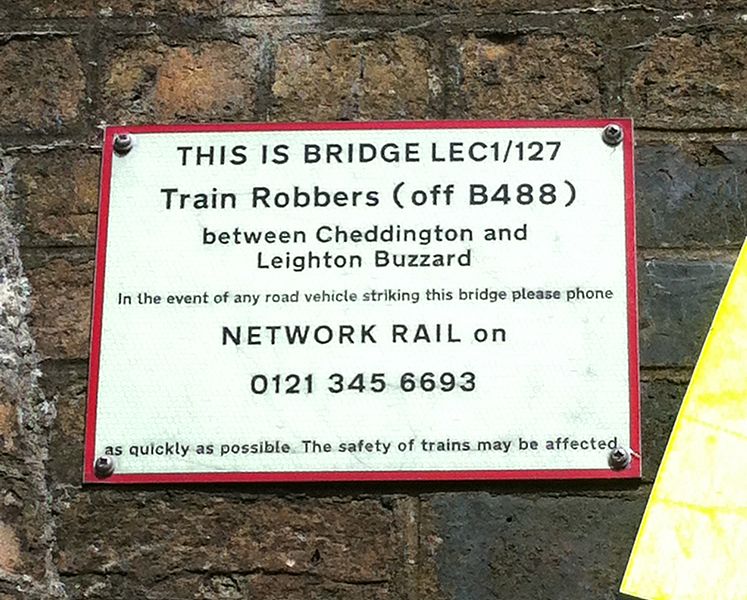 File:Train Robbers Bridge Network Rail plaque.jpg