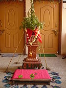 Туласи-вивах, церемония свадьбы туласи с Вишну знаменует конец муссонов и начало свадебного сезона в индуизме