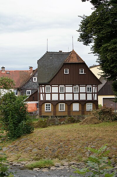 File:Umgebinde Theodor-Haebler-Straße 33 Großschönau (2).jpg