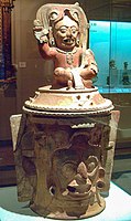 Urne funéraire maya, (repr. de Kinich Ahau) Origine : Culture maya, actuel Mexique Période classique tardive, 600-900 ap. J.-C.