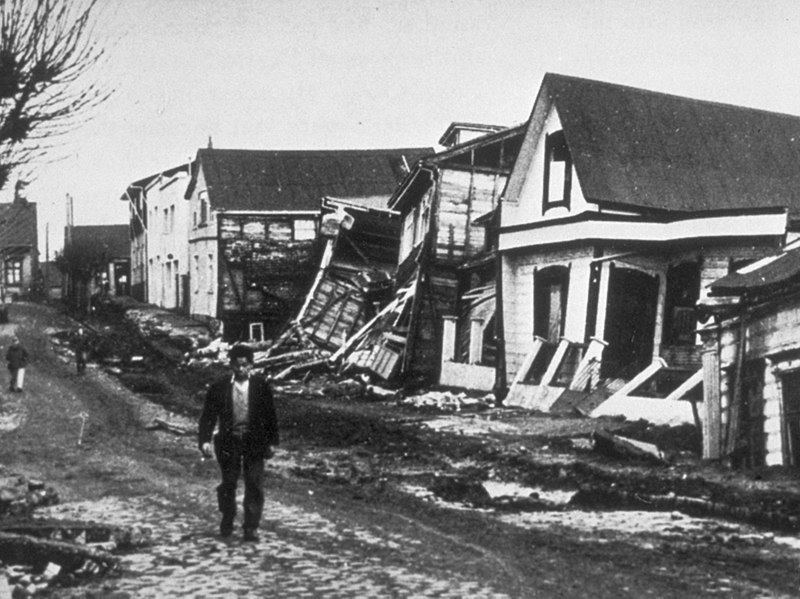 File:Valdivia after earthquake, 1960 (cropped).jpg