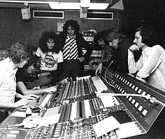 Veljko Despot a skupina Bjelo dugme v nahrávacím studiu v Londýně, 1975