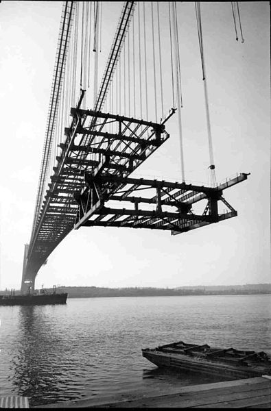 File:Verrazano-Narrows Bridge- The Beginning (15715903401).jpg