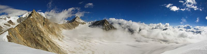 File:View from Kalindi Peak of Himalayas located at Uttarkashi district of Uttarakhand, India.jpg