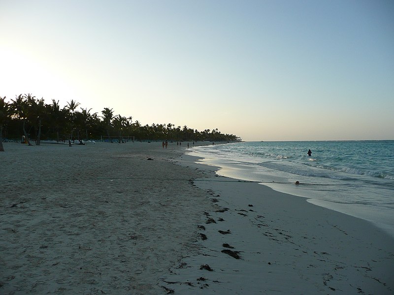 File:View northwards along coastline at Punta Cana 6.jpg