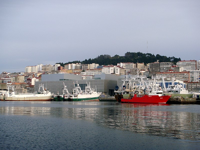 File:Vigo el auditorio desde el mar - panoramio.jpg