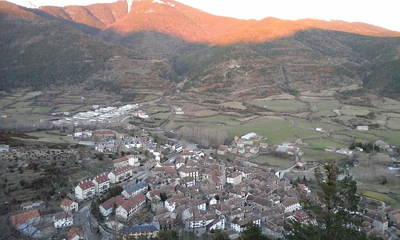 File:Vistas de Hecho - Huesca - panoramio.jpg