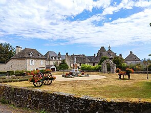 Vue du village d'Auriac (Corrèze).jpg