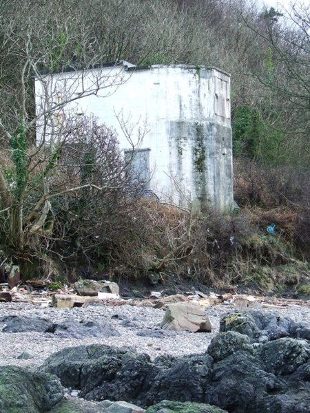 File:WWII Gun Post - geograph.org.uk - 324523.jpg