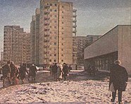 Widok na „chemikaliowiec” od strony dzisiejszego sklepu Mokpol w 1977