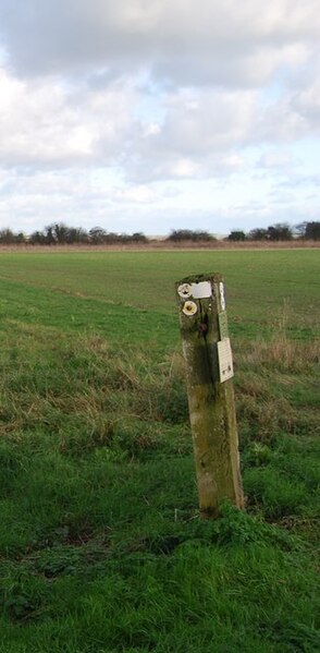 File:Waymarker, Stour Valley Walk - geograph.org.uk - 1620157.jpg