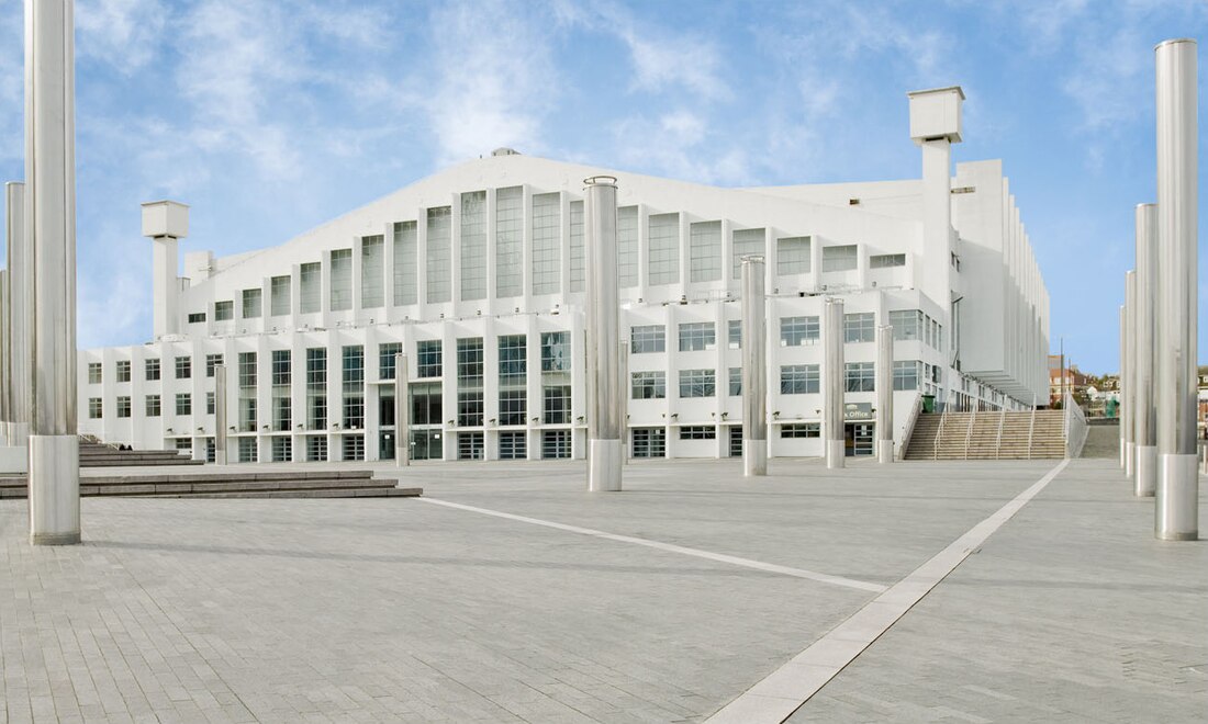 File:Wembley Arena.jpg