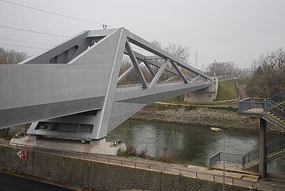 So kommt man zu der Winterhafenbrücke mit den Öffentlichen - Mehr zum Ort Hier