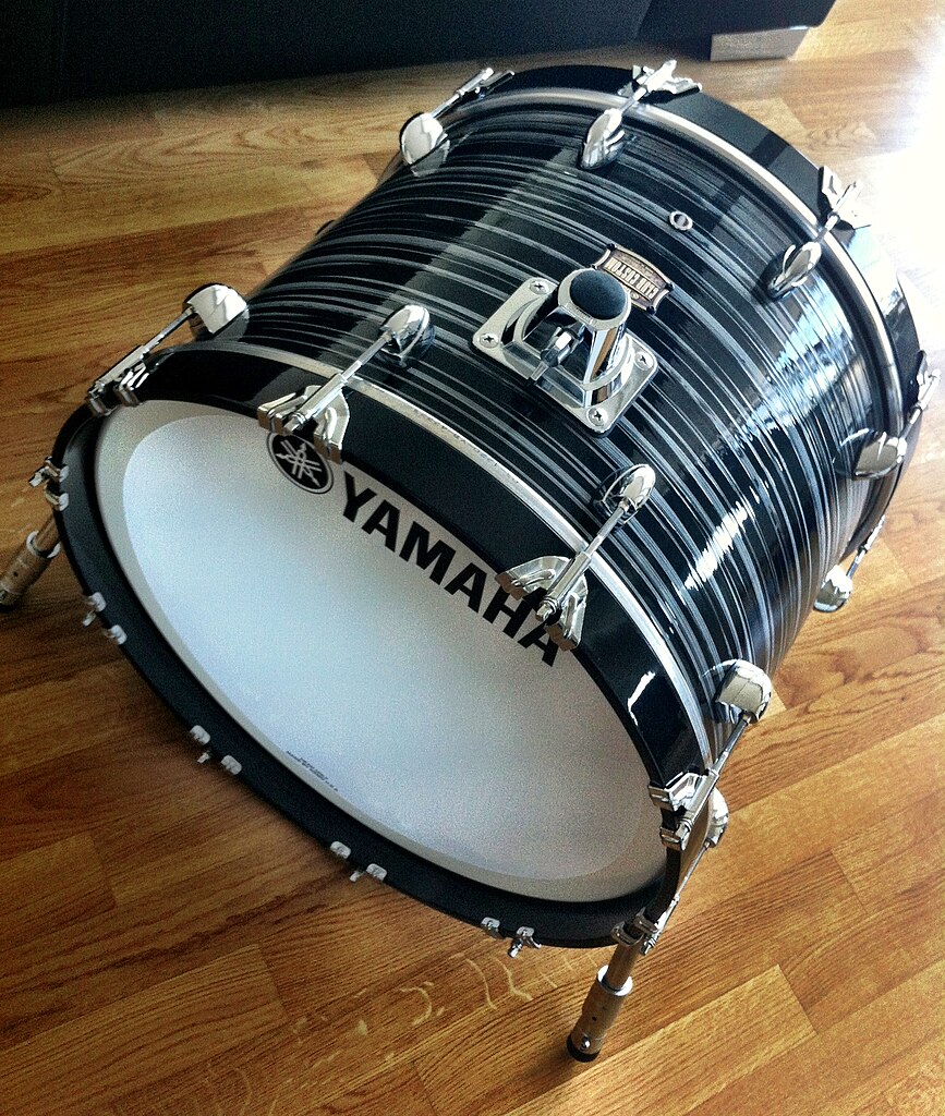 File:Yamaha Club Custom Bassdrum (Swirl Black).jpg - Wikimedia Commons