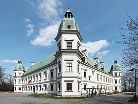 Zamek Ujazdowski w Warszawie 2021.jpg