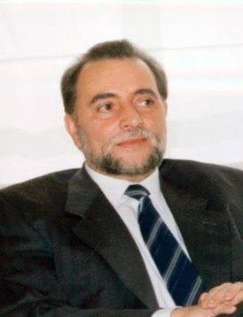 (Julio Anguita) José María Aznar, Izquierda Unida'nın genel koordinatörü (kırpılmış).jpg