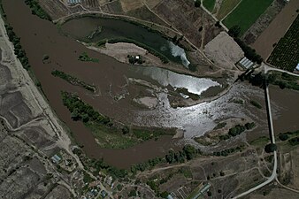 Делови од потопениот Улански Остров при висок водостој на Вардар