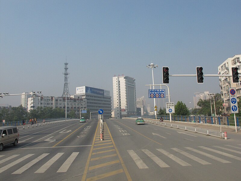 File:巢湖路上看新长城大酒店 - panoramio.jpg