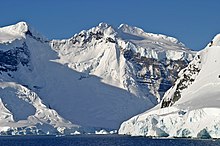 00 1401 Antarctic Glacier (Southern Shetland Islands).jpg