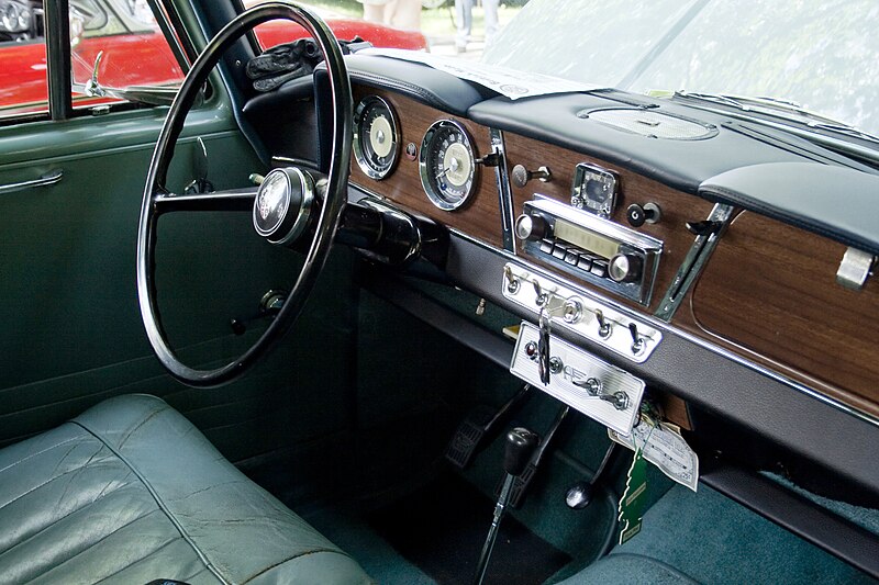 File:1962 Austin A60 Interior.jpg