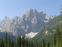 2010 Sextener Dolomiten 003 Einserkofel 2698.jpg