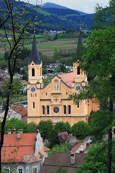 File:2013-05-06 Bruneck Pfarrkirche Unsere Liebe Frau 01 anagoria.JPG