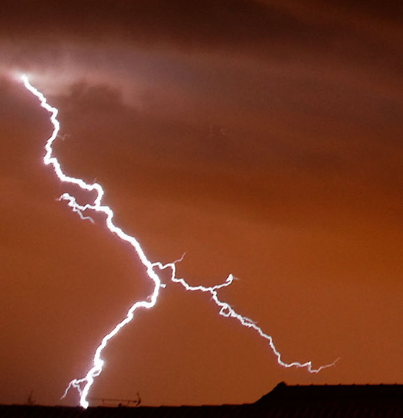 File:2014-08-09 23-14-13 orage-belfort.jpg