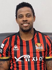 2020 FC Seoul profile shoot with Adriano 21s.jpg