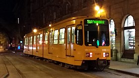 Un tram della linea 51A al capolinea: Mester utca / Ferenc körút.